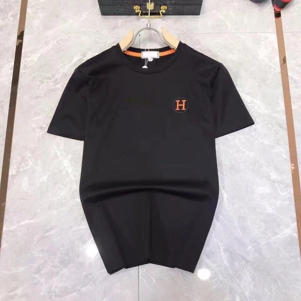 詳細な写真と価格については私に連絡してください。