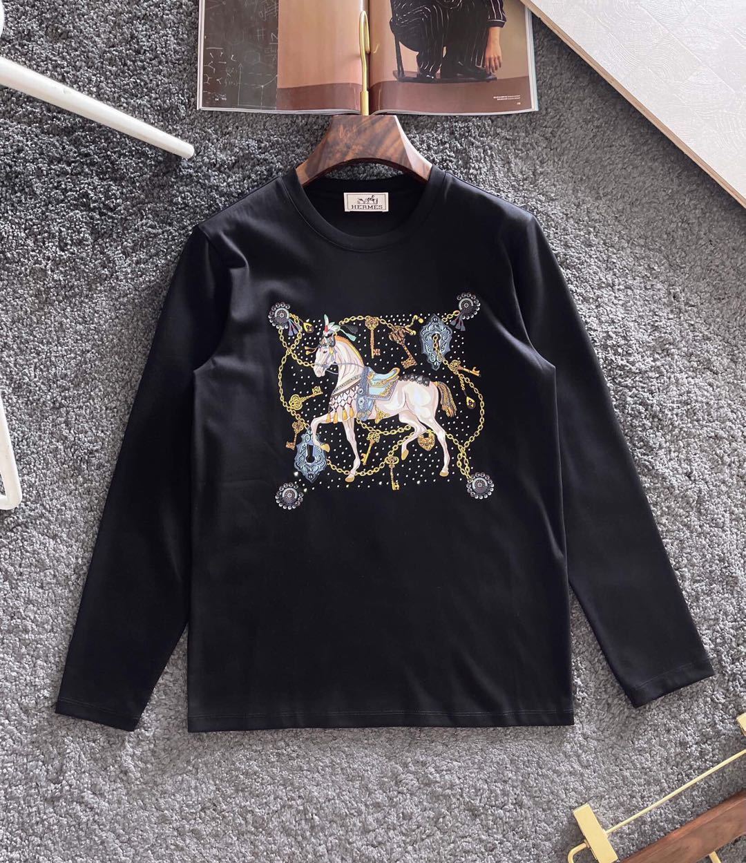 詳細な画像と価格を見て連絡する必要があります。