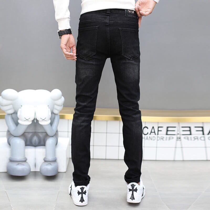 詳細な画像と価格を見て連絡する必要があります。