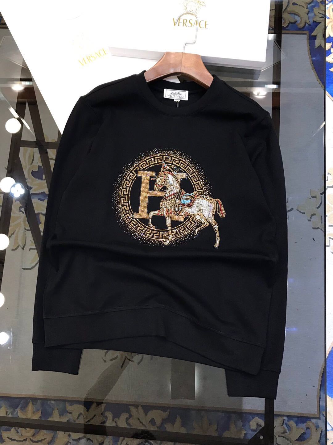 詳細な画像と価格を見て連絡する必要があります。