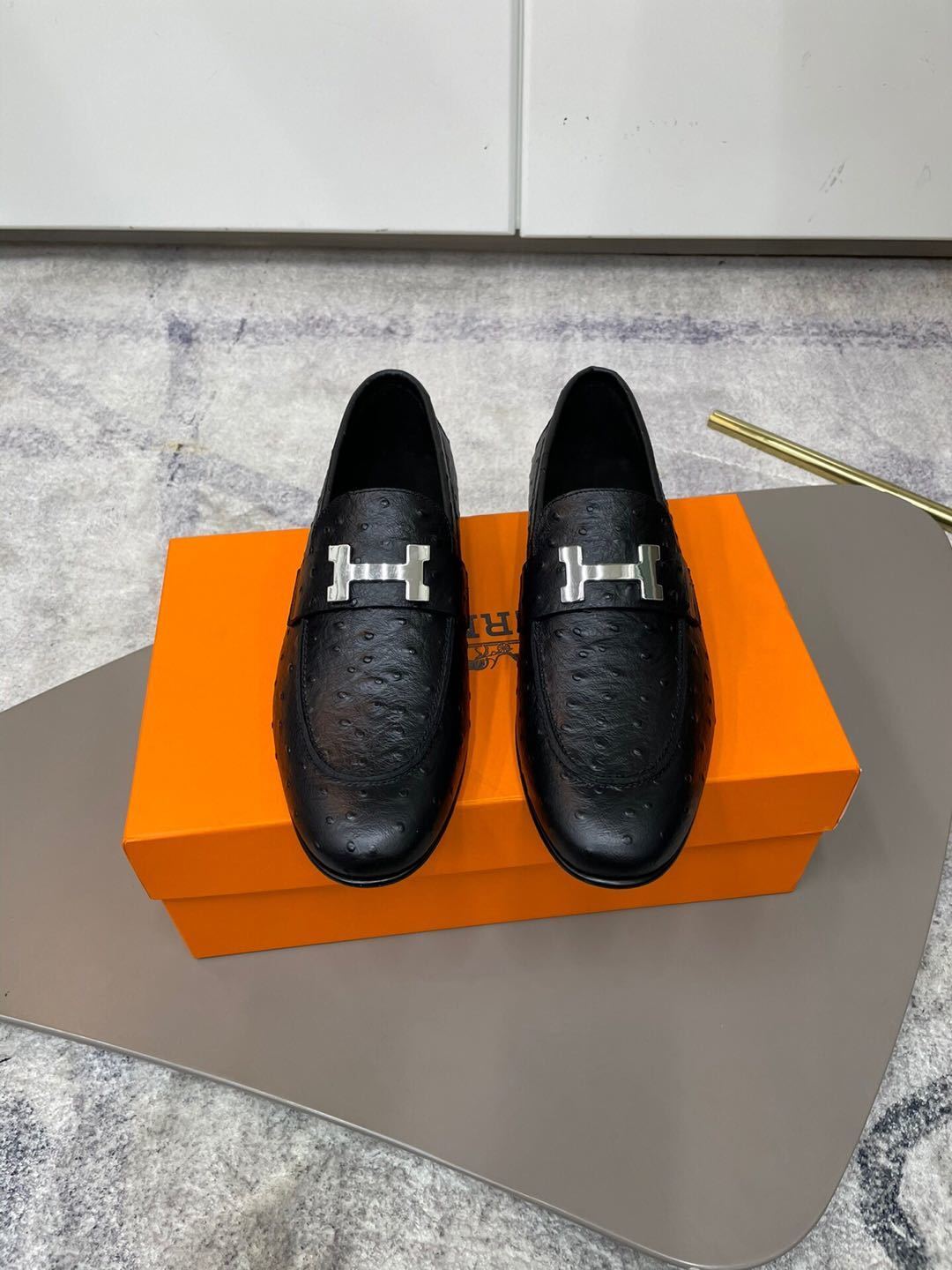 詳細な画像と価格を見て連絡する必要があります。