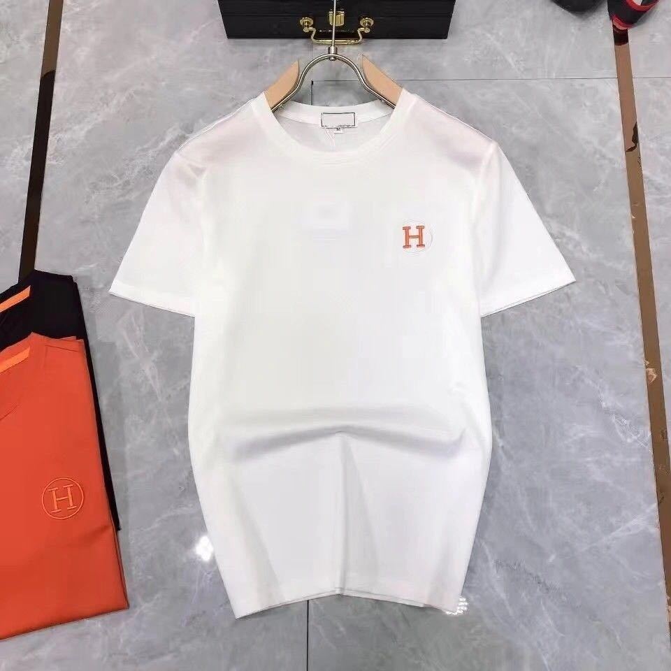 詳細な写真と価格については私に連絡してください。