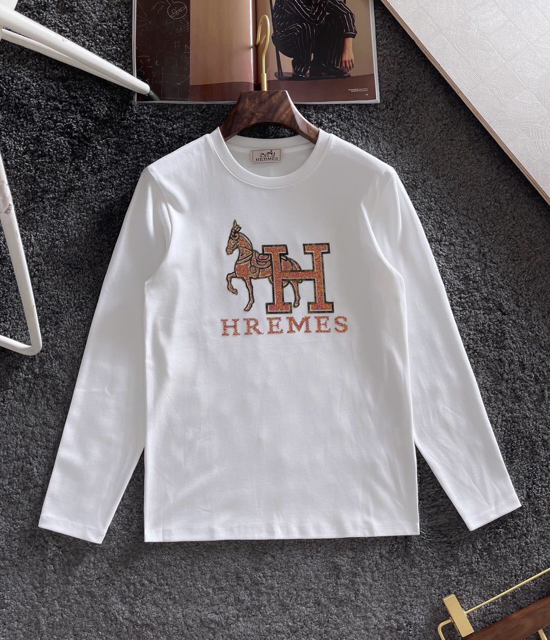 詳細な画像と価格を見て連絡する必要があります。