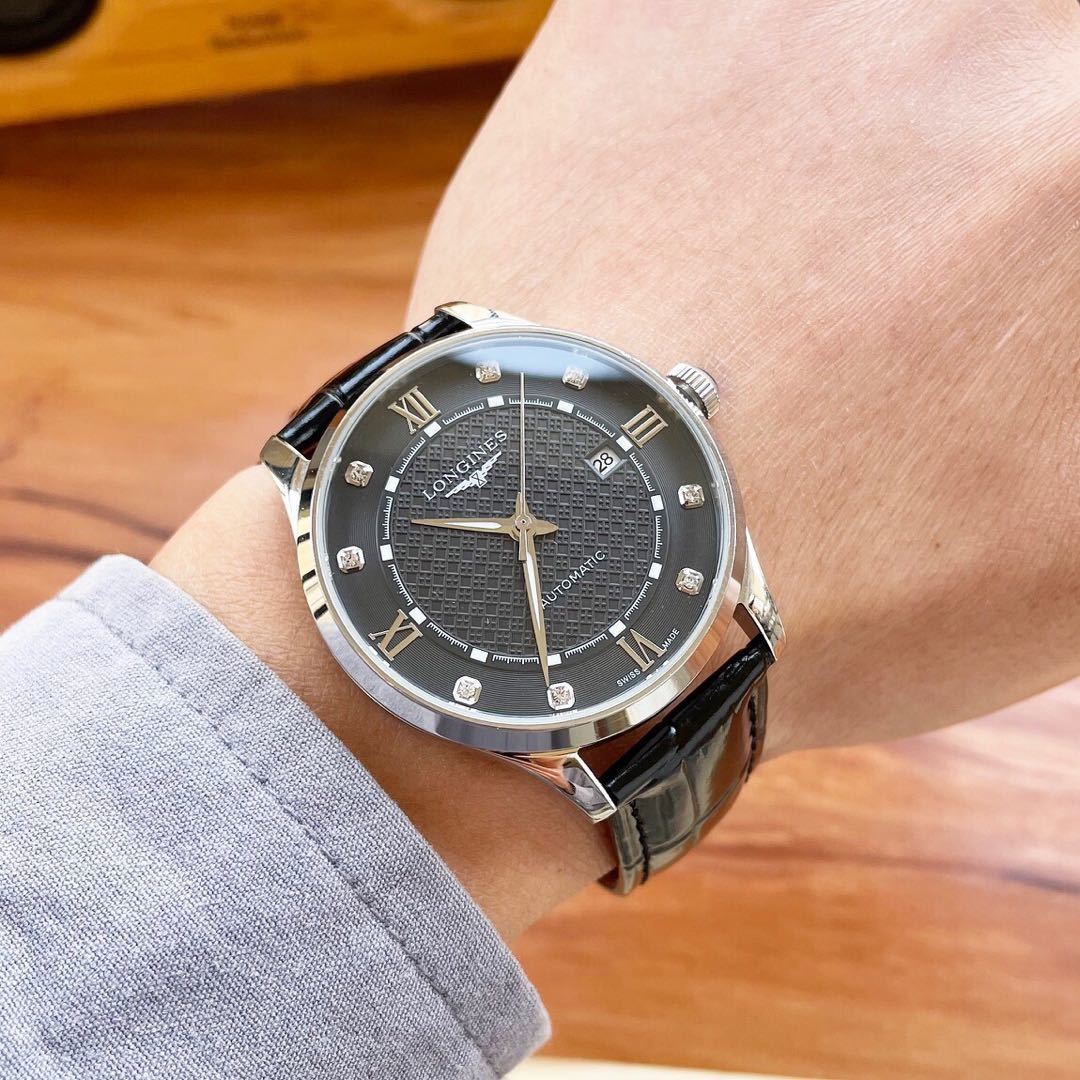 詳細な写真と価格については私に連絡してください。