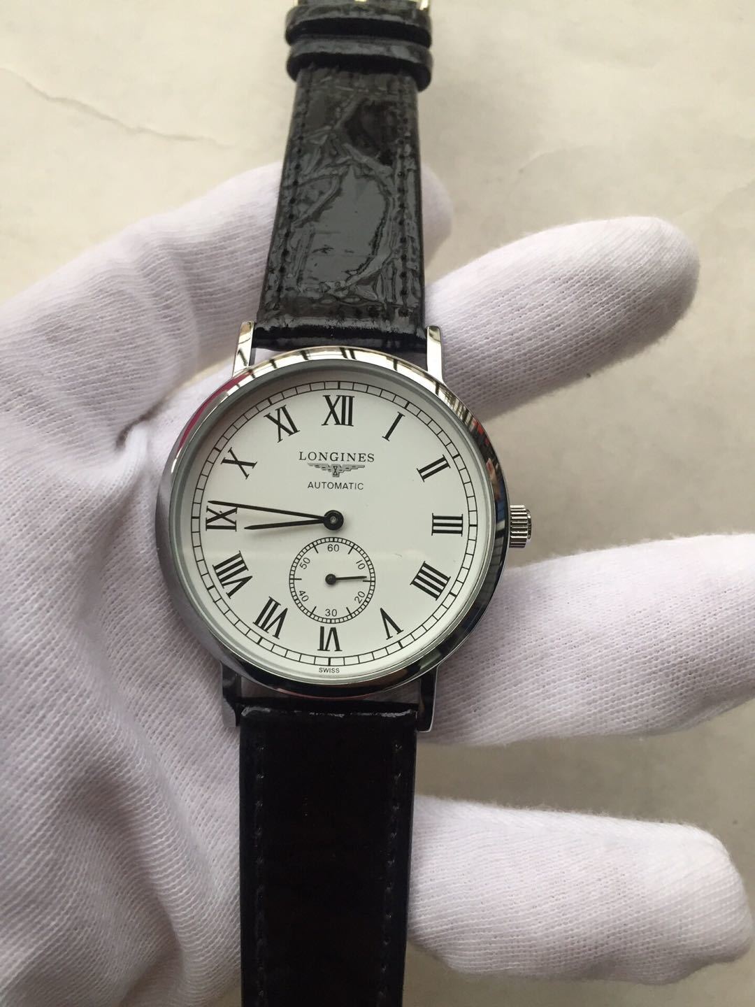 詳細な写真と価格については私に連絡してください。