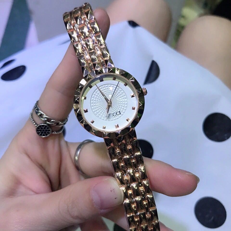 詳細な写真と価格については私に連絡してください。