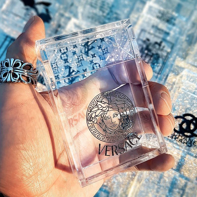 詳細な写真と価格については私に連絡してください