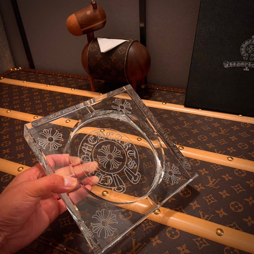 詳細な写真と価格については私に連絡してください。