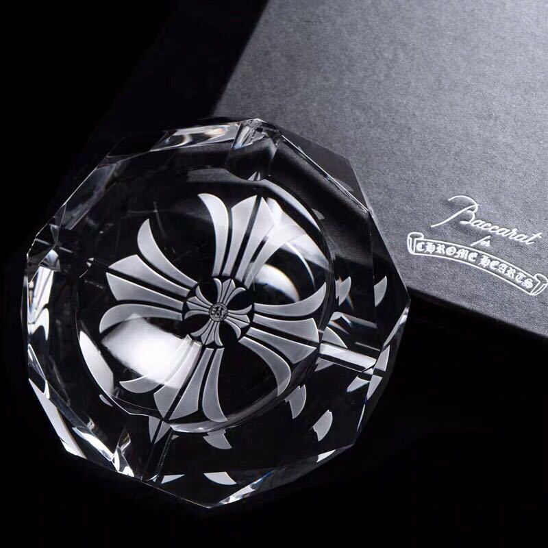 詳細な写真と価格については私に連絡してください。