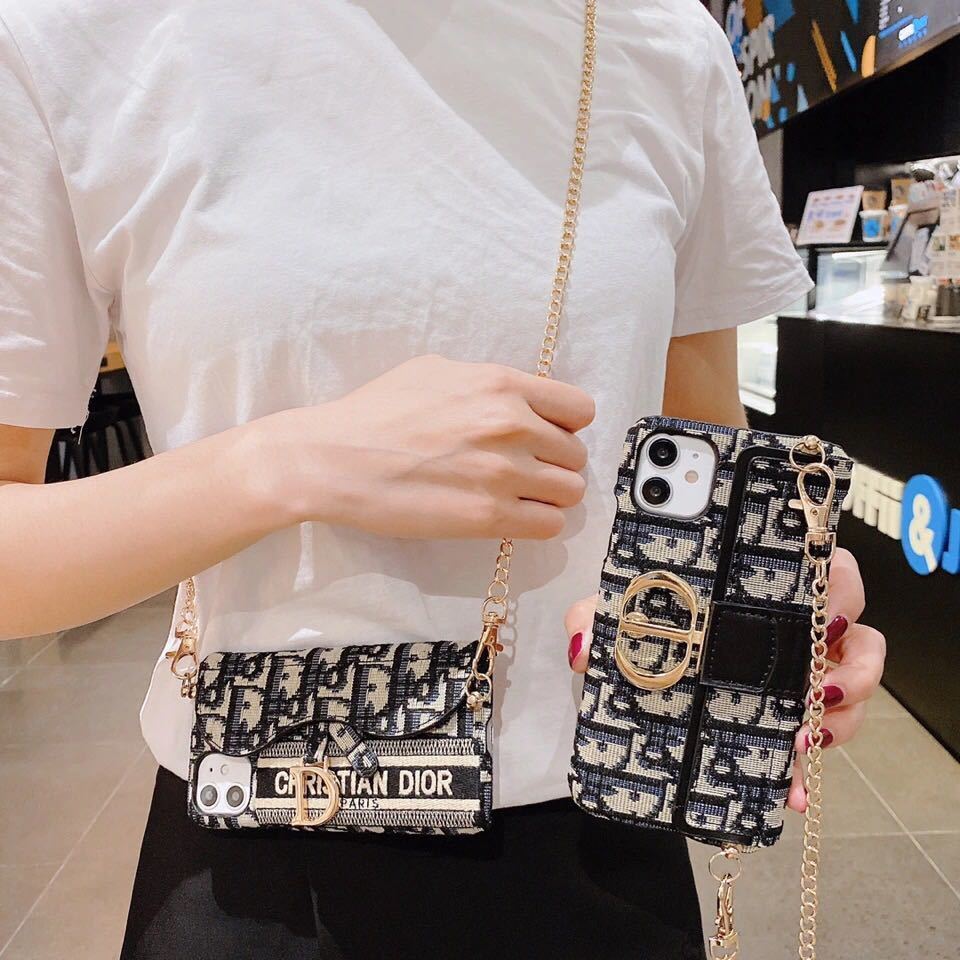 詳細な写真と価格については私に連絡してください。