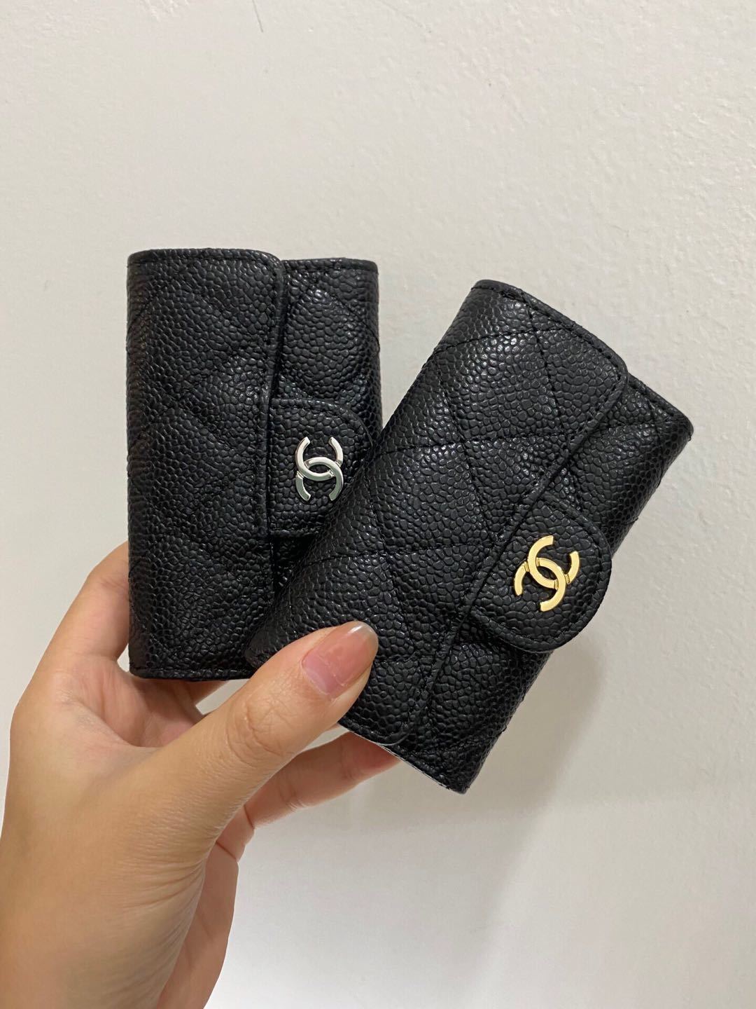 詳細な写真と価格については私に連絡してください。