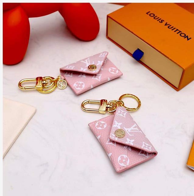 詳細な写真と価格については私に連絡してください。