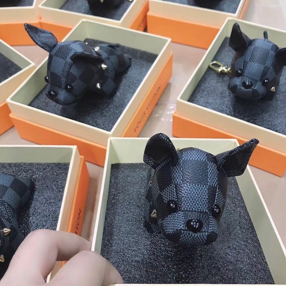 詳細な写真と価格については私に連絡してください