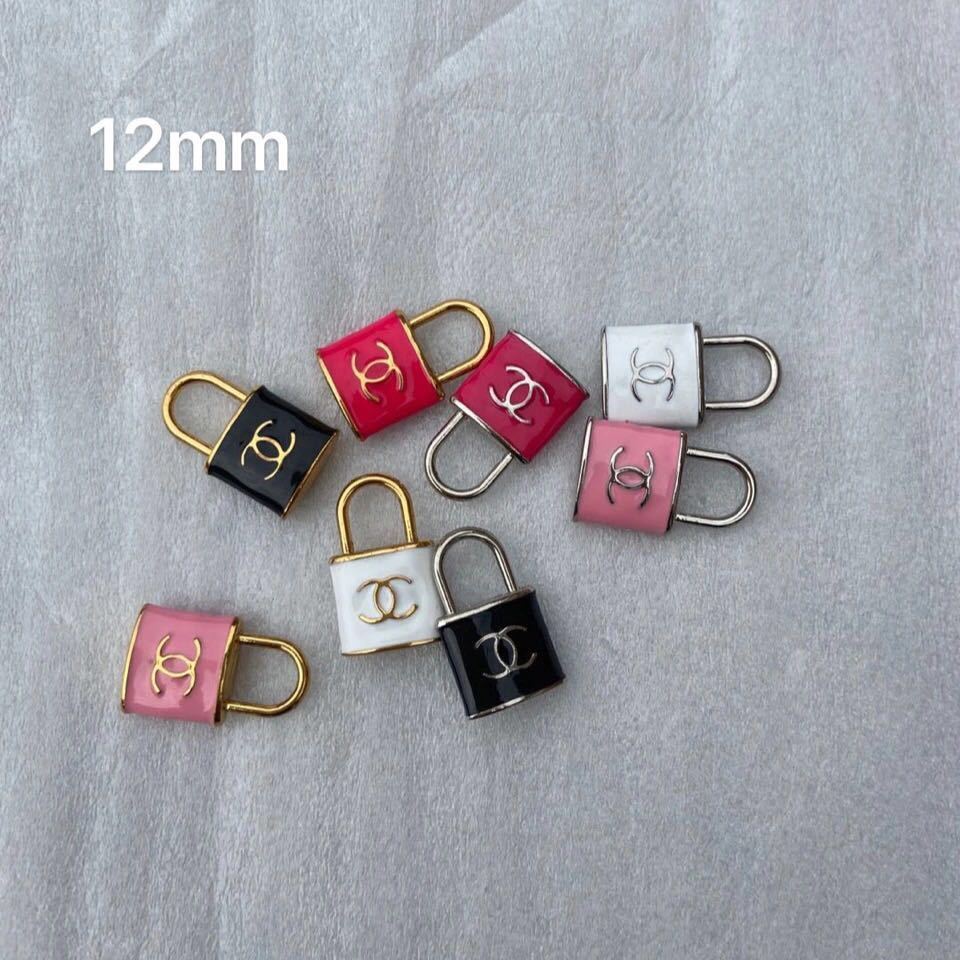 詳細な写真と価格については私に連絡してください。