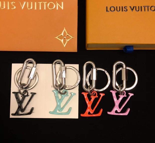 詳細な写真と価格については私に連絡してください。