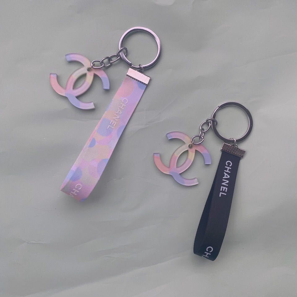 詳細な写真と価格については私に連絡してください。