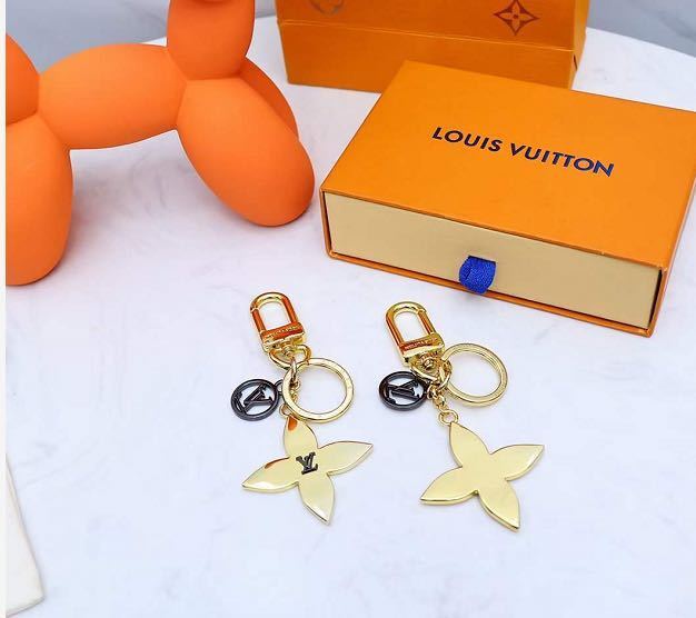 詳細な写真と価格については私に連絡してください。