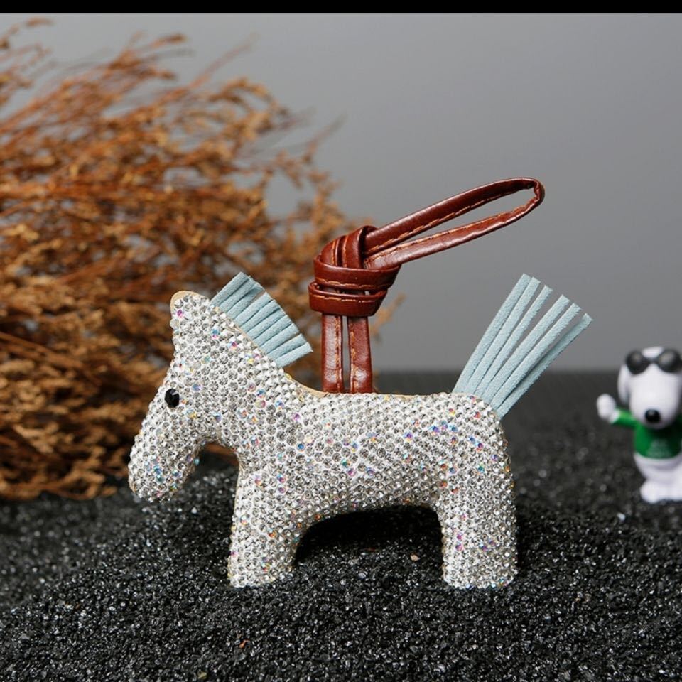 詳細な写真と価格については私に連絡してください