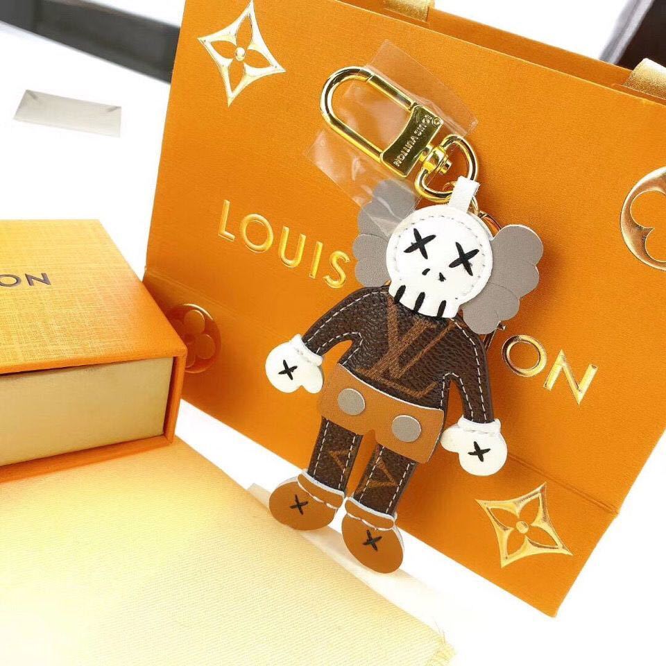 詳細な写真と価格については私に連絡してください。