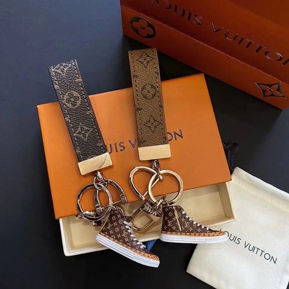 詳細な写真と価格については私に連絡してください。