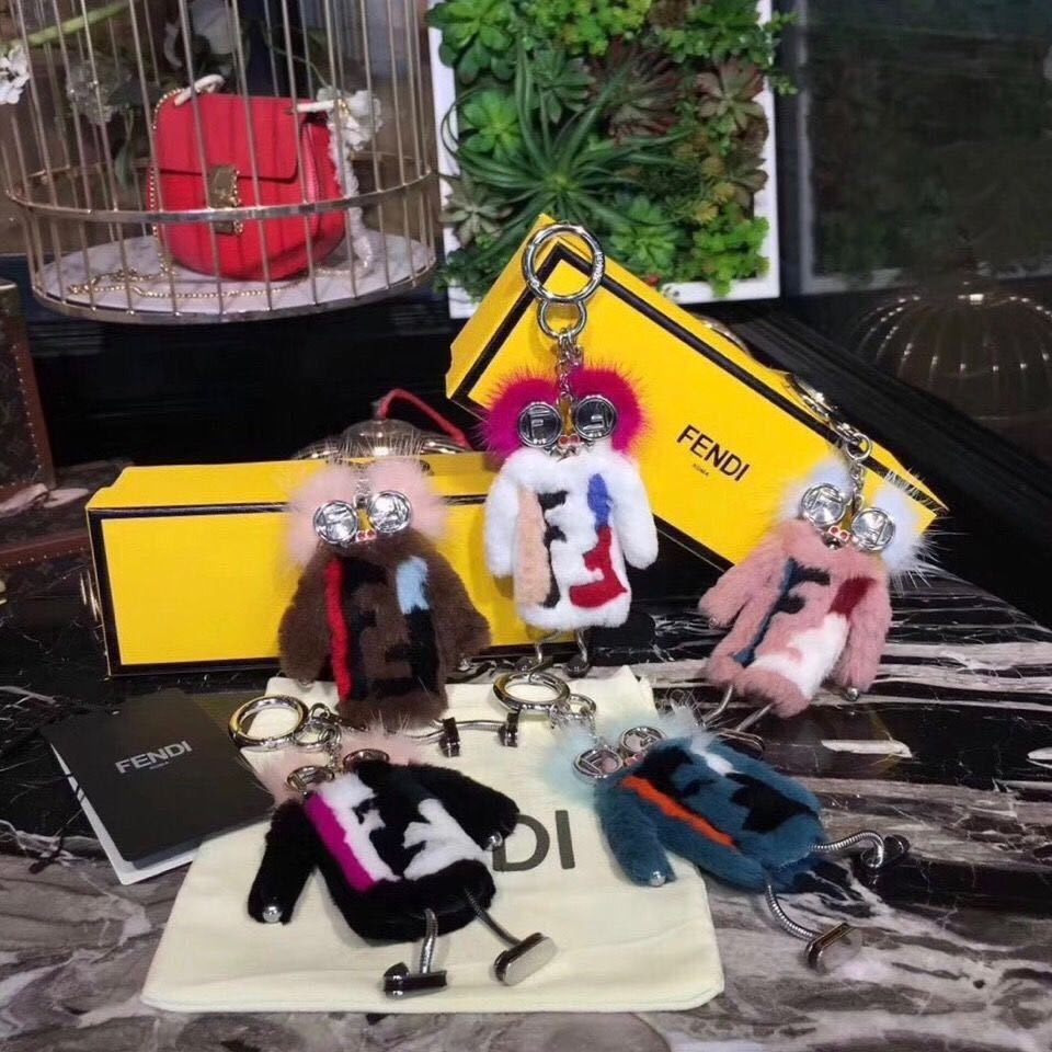 詳細な写真と価格については私に連絡してください