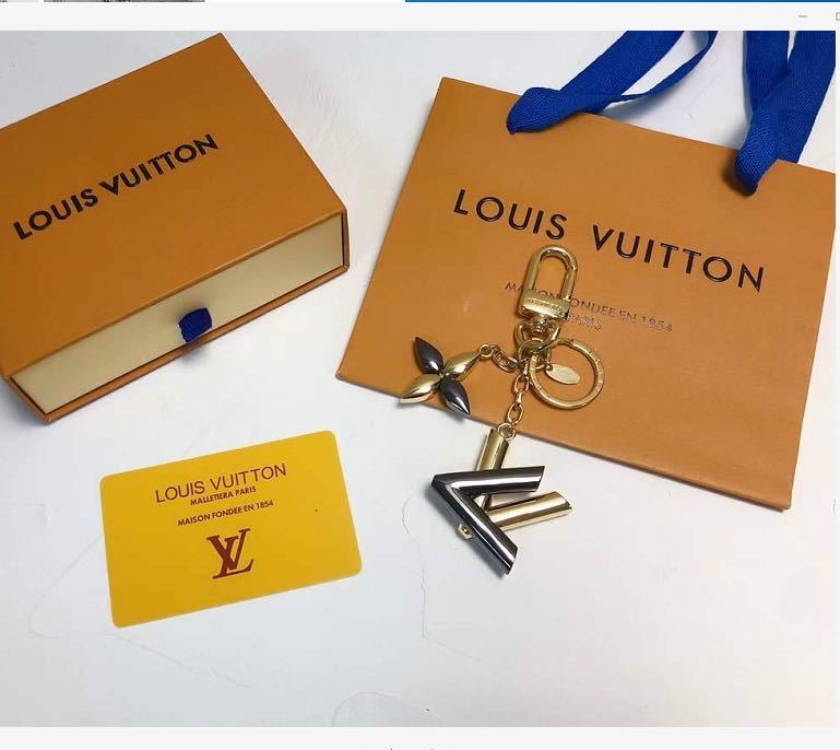 詳細な写真と価格については私に連絡してください。