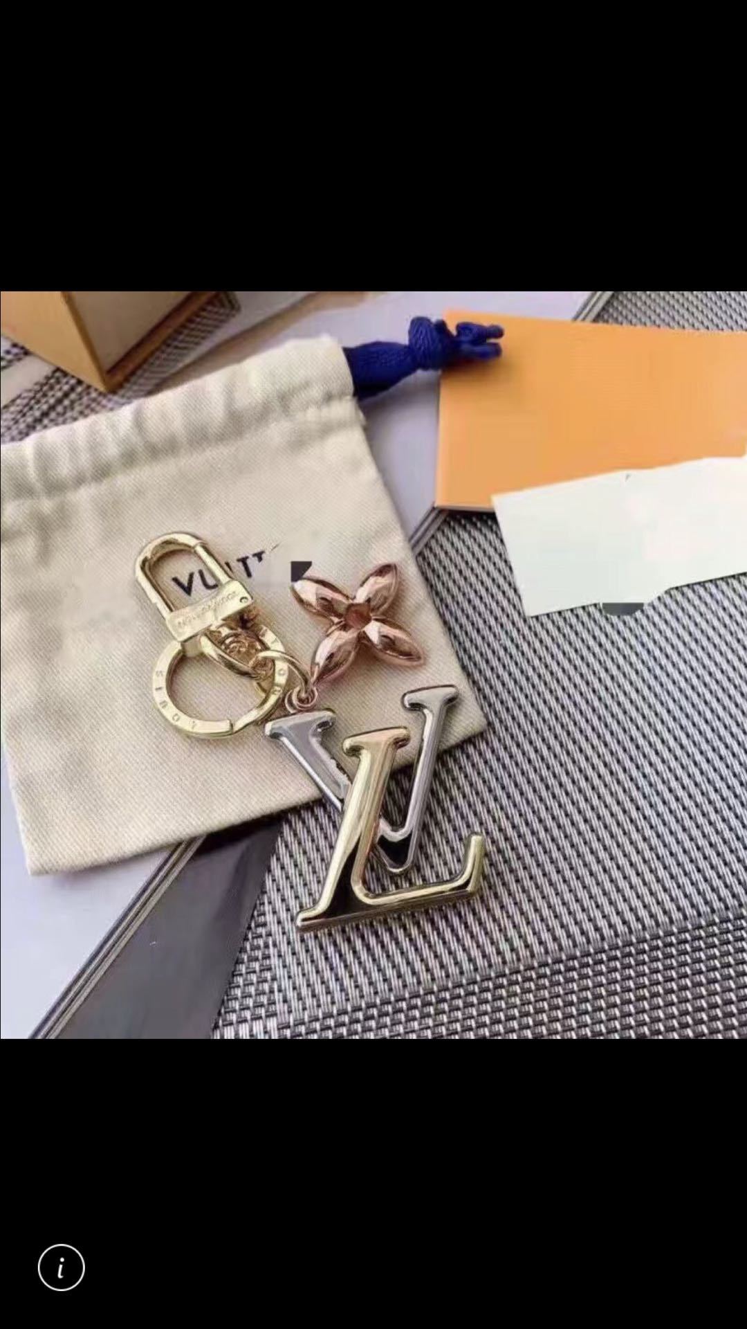 詳細な写真と価格については私に連絡してください。