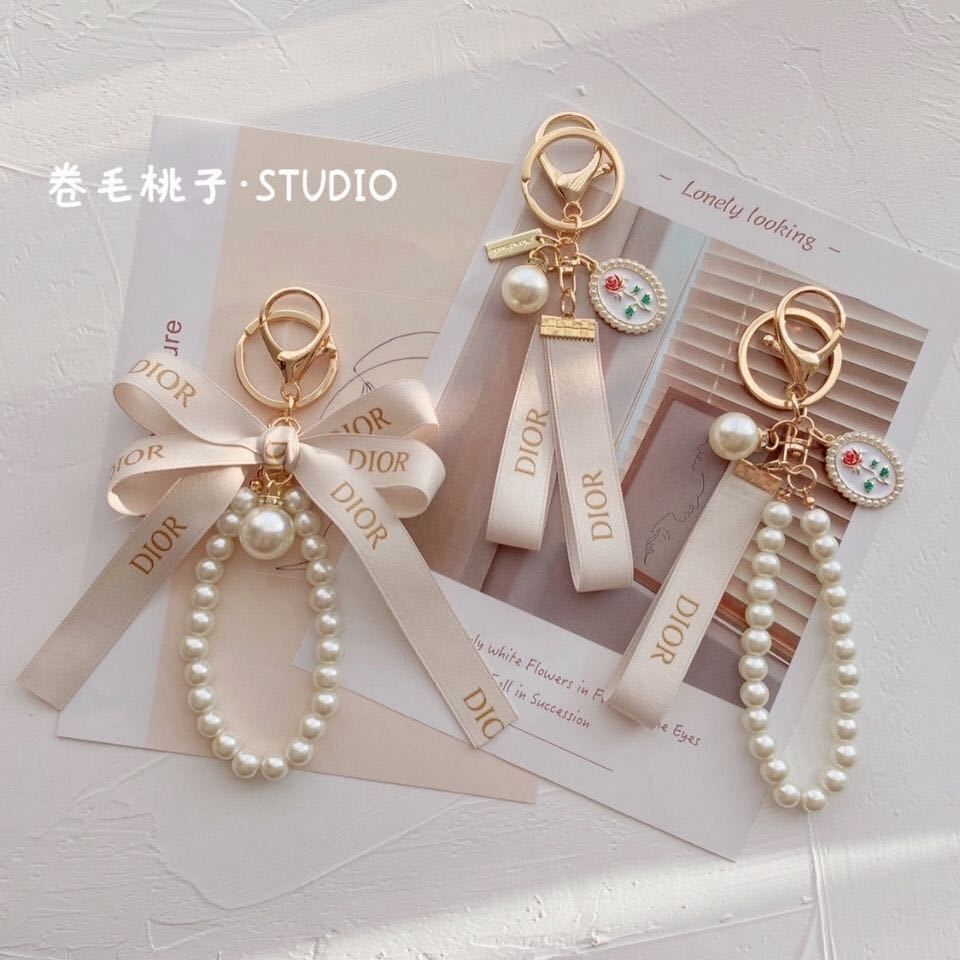 詳細な写真と価格については私に連絡してください。