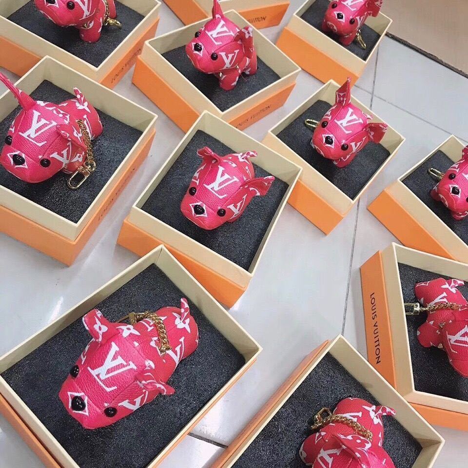 詳細な写真と価格については私に連絡してください