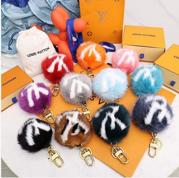 詳細な写真と価格については私に連絡してください。