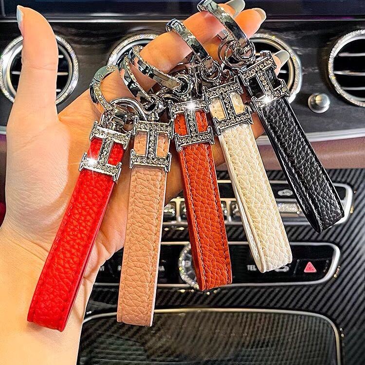 詳細な写真と価格については私に連絡してください。