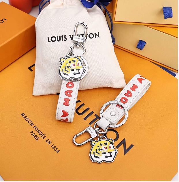 詳細な写真と価格については私に連絡してください。