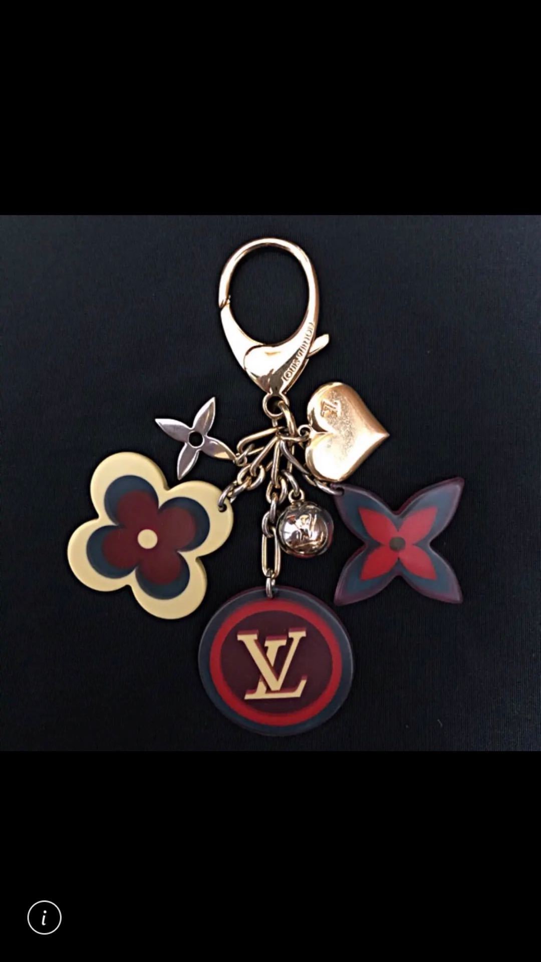 詳細な写真と価格については私に連絡してください。