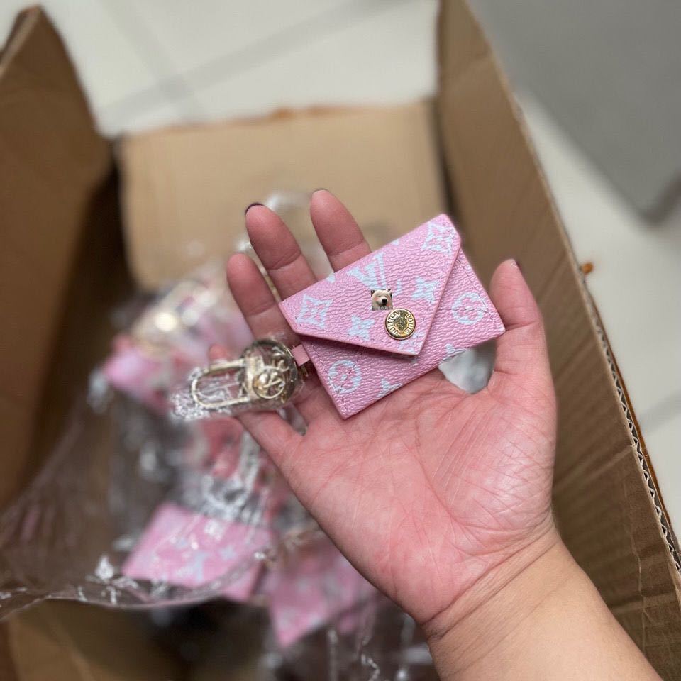 詳細な写真と価格については私に連絡してください。