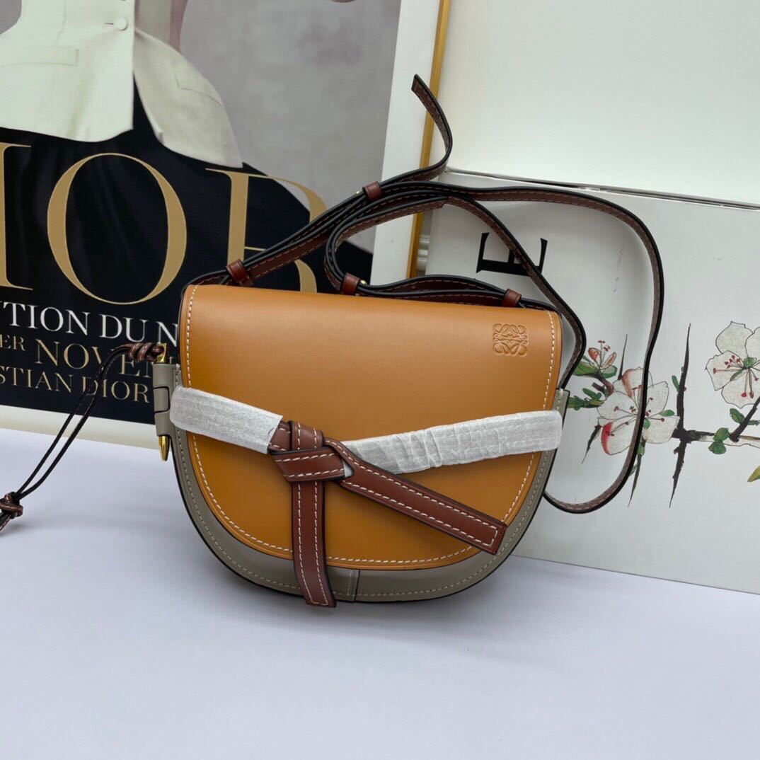 詳細な写真と価格については私に連絡してください。