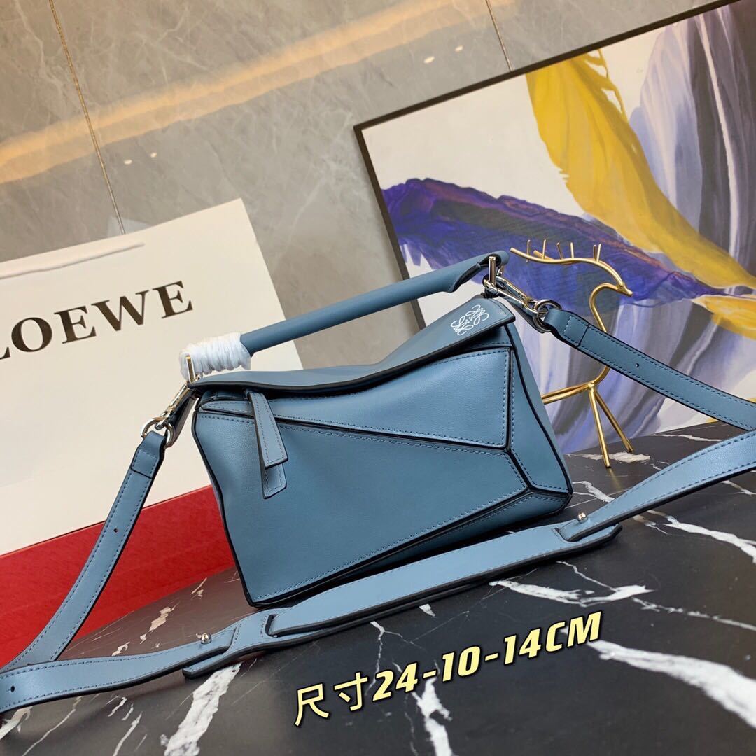 詳細な写真と価格については私に連絡してください。