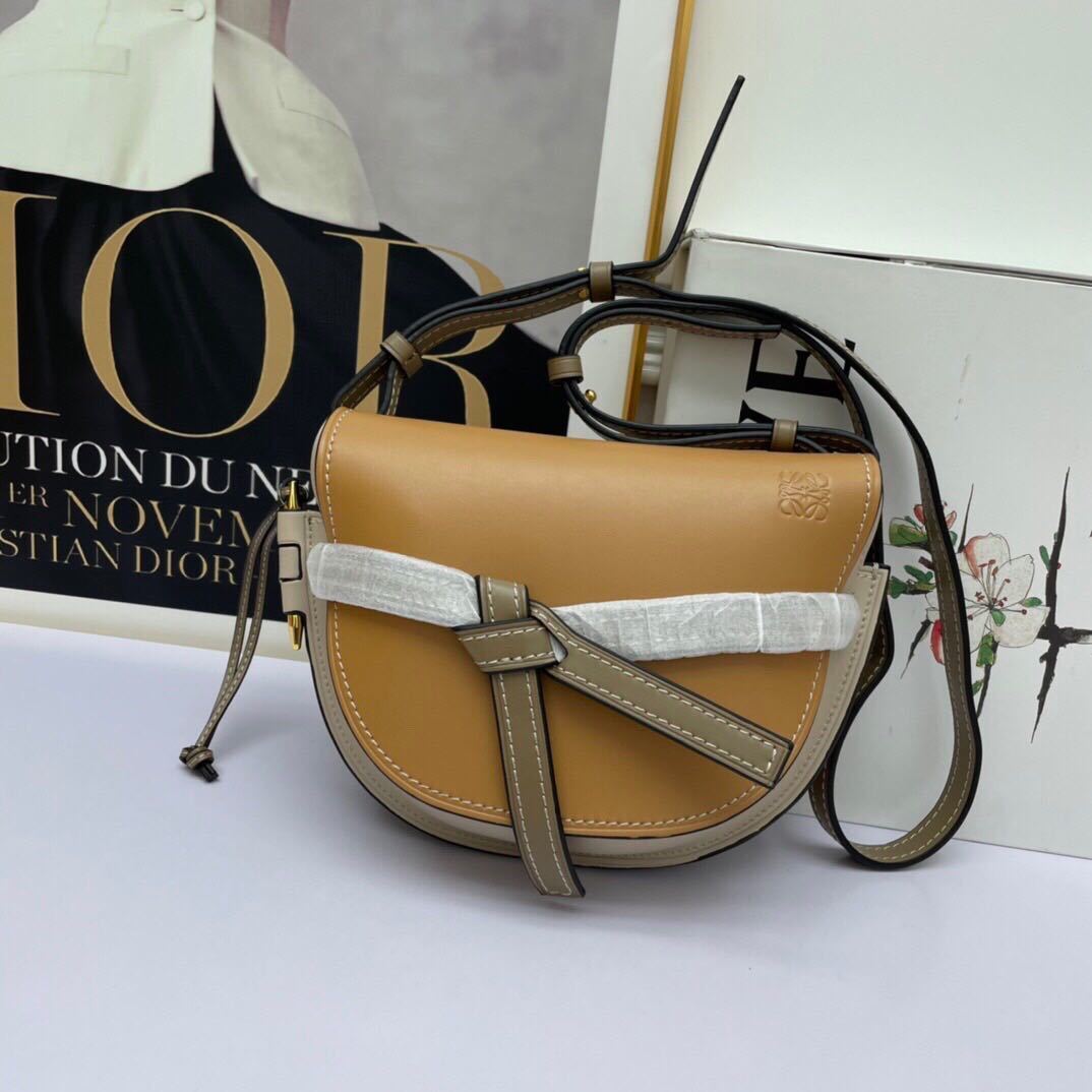 詳細な写真と価格については私に連絡してください。