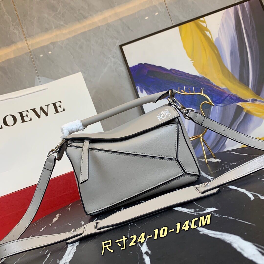 詳細な写真と価格については私に連絡してください。