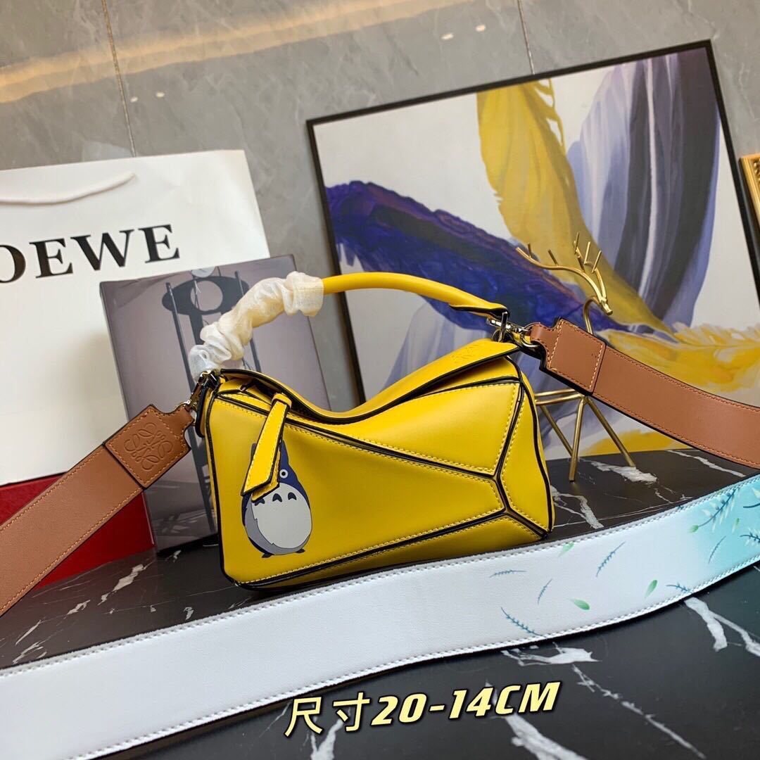 詳細な写真と価格については私に連絡してください。