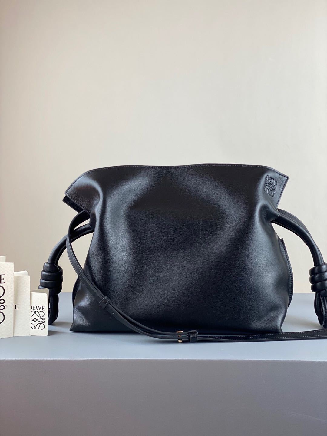 詳細な写真と価格については私に連絡してください。