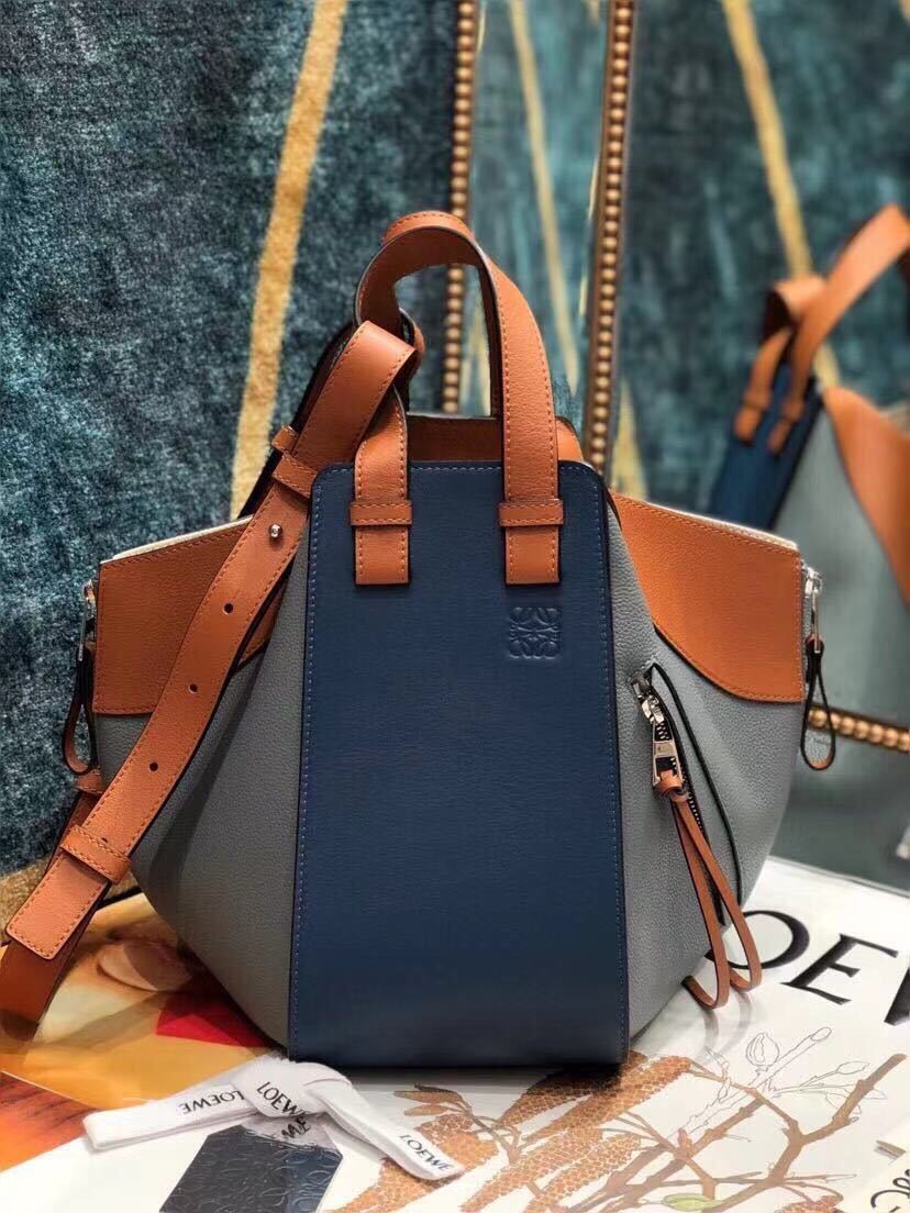 詳細な写真と価格については私に連絡してください。