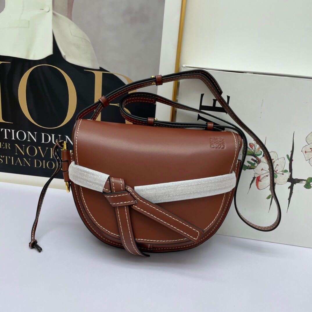 詳細な写真と価格については私に連絡してください。