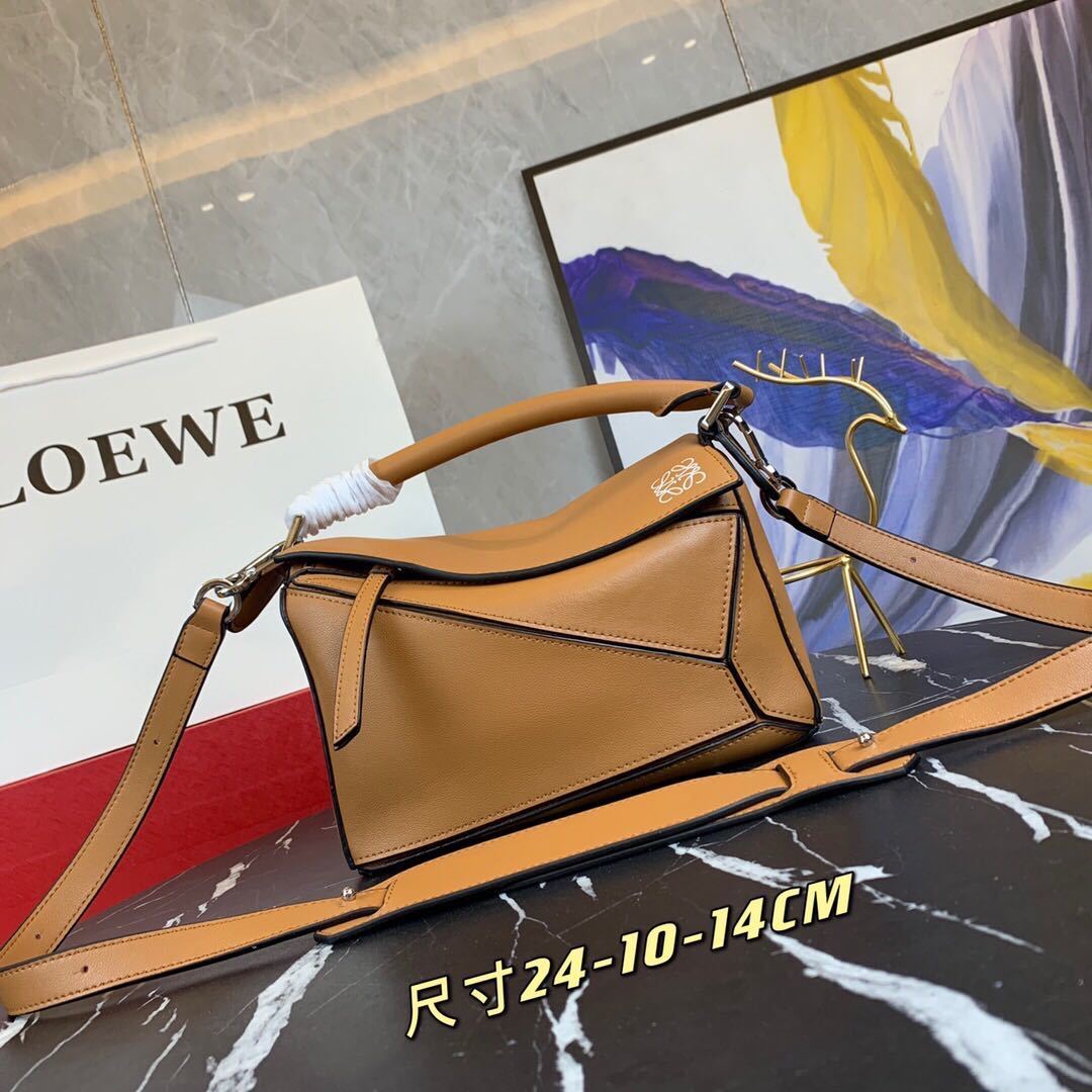 詳細な写真と価格については私に連絡してください。