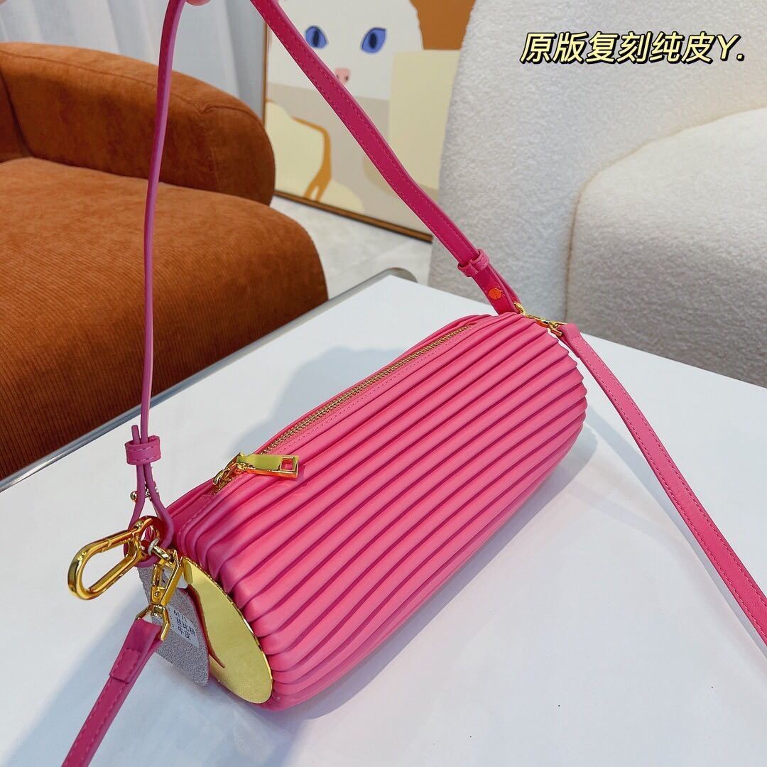 詳細な写真と価格については私に連絡してください。