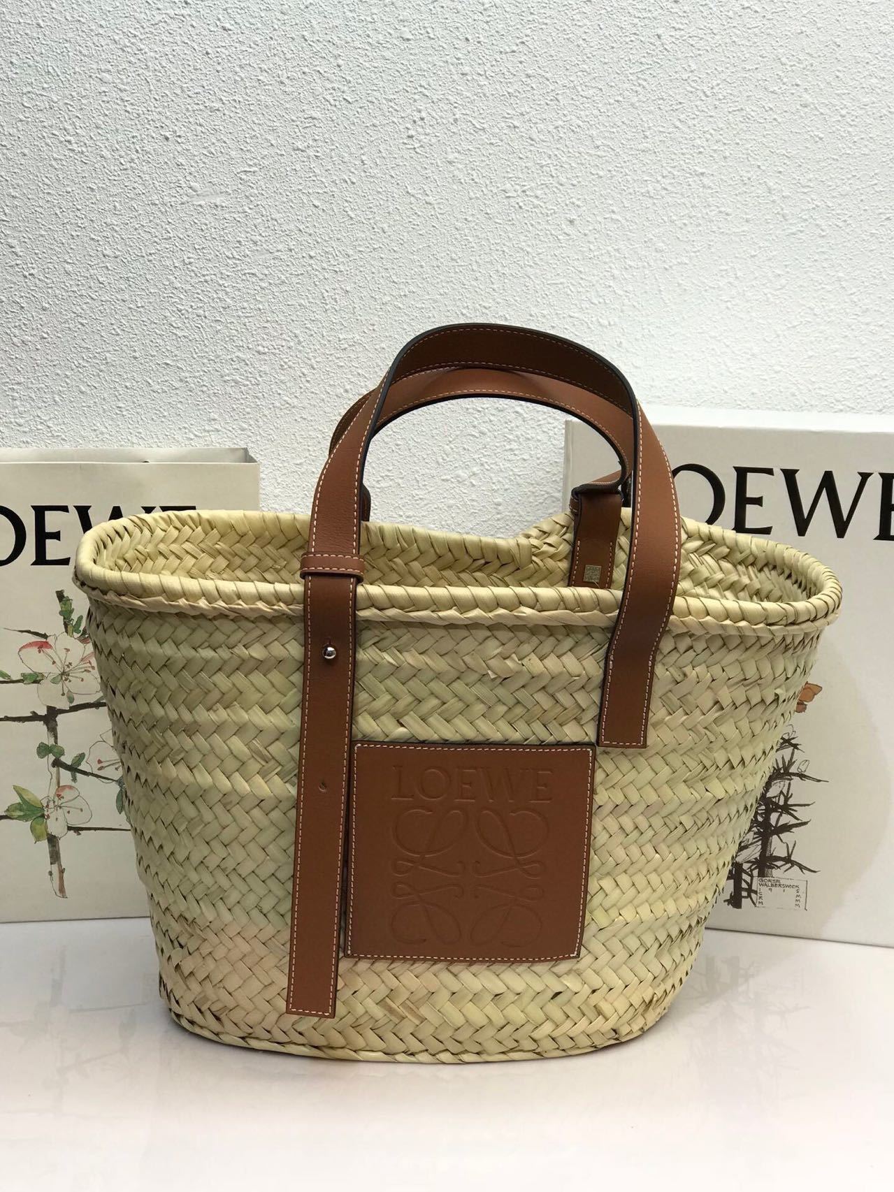 詳細な写真と価格については私に連絡してください。