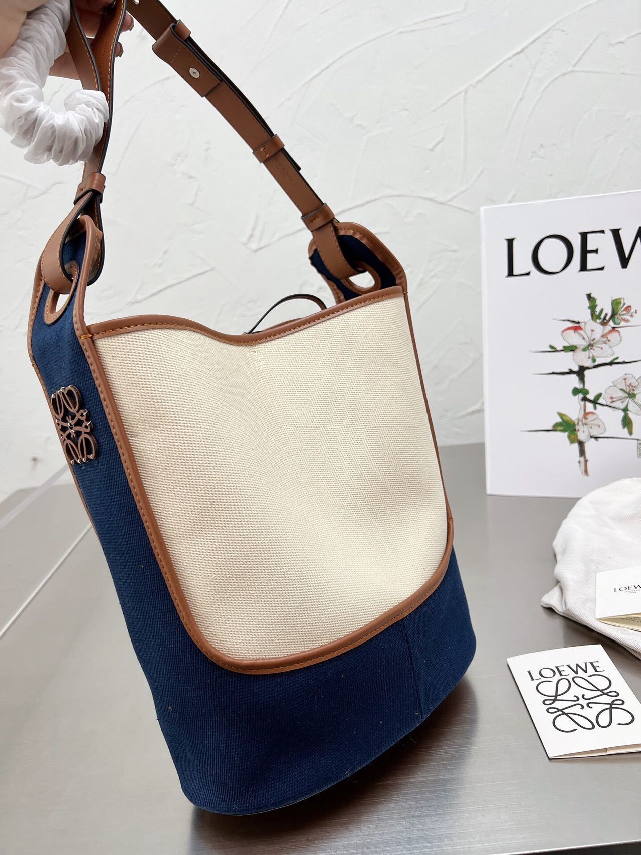 詳細な写真と価格については私に連絡してください。