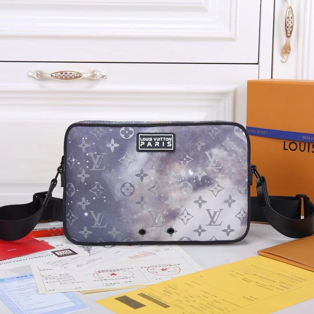 詳細な写真と価格については私に連絡してください。