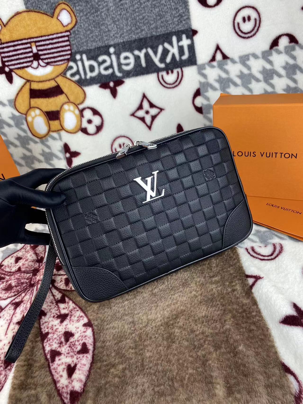 詳細な写真と価格については私に連絡してください。