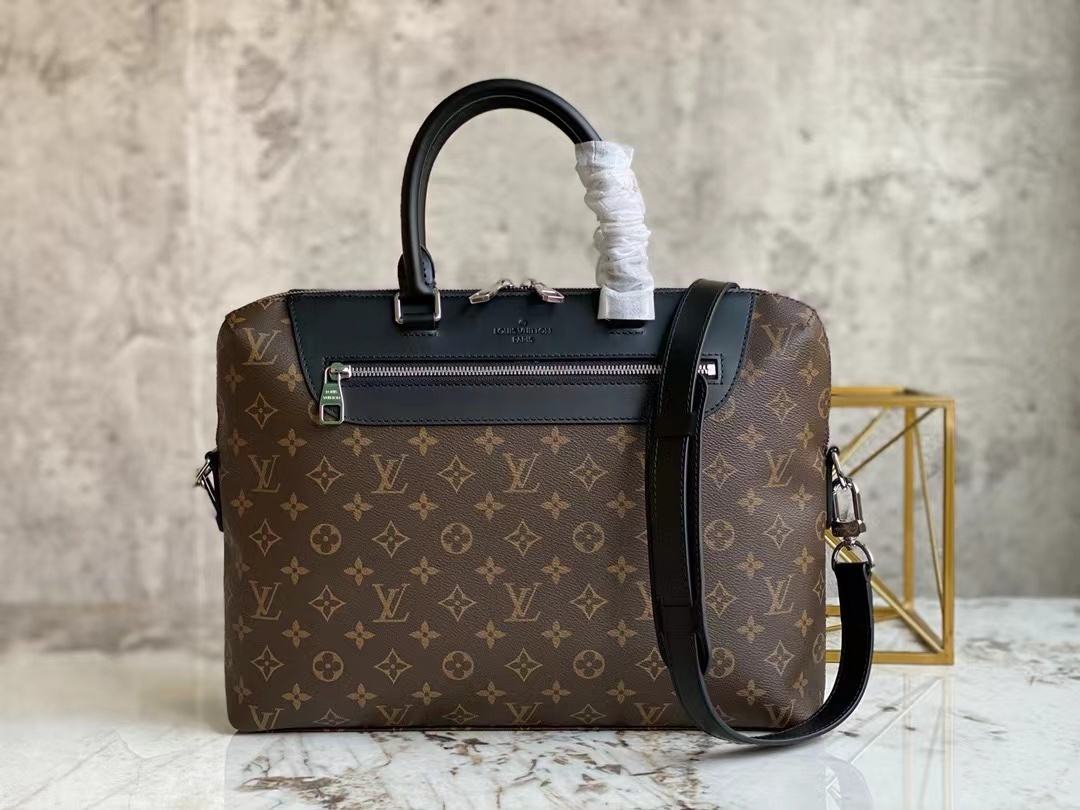 詳細な写真と価格については私に連絡してください