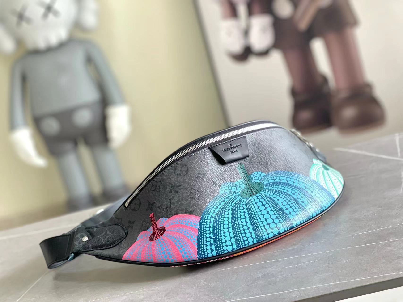 詳細な写真と価格については私に連絡してください